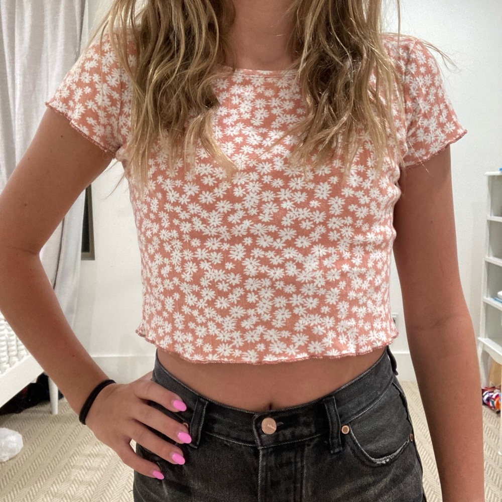 pretty flower cropped shirt size 0